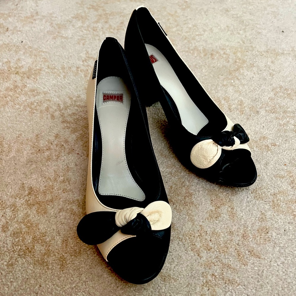 Camper open toe pumps 40